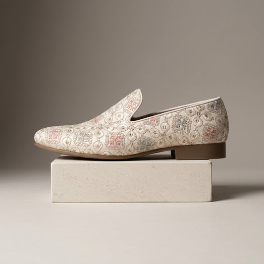 Men's Floral Embroidered Ethnic Loafer in White — Dinesh Family Footwear (view 2)