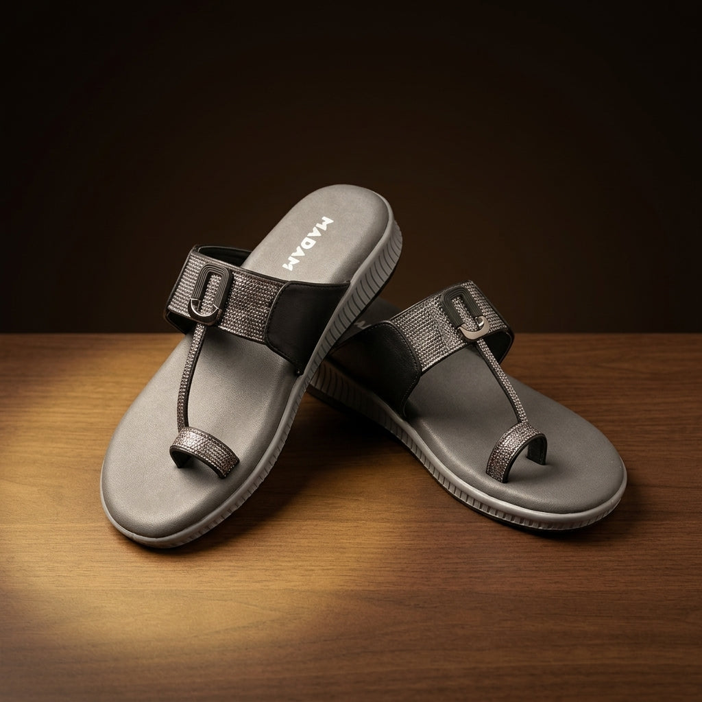 Women's Cushioned Toe-Post Sandal - Black