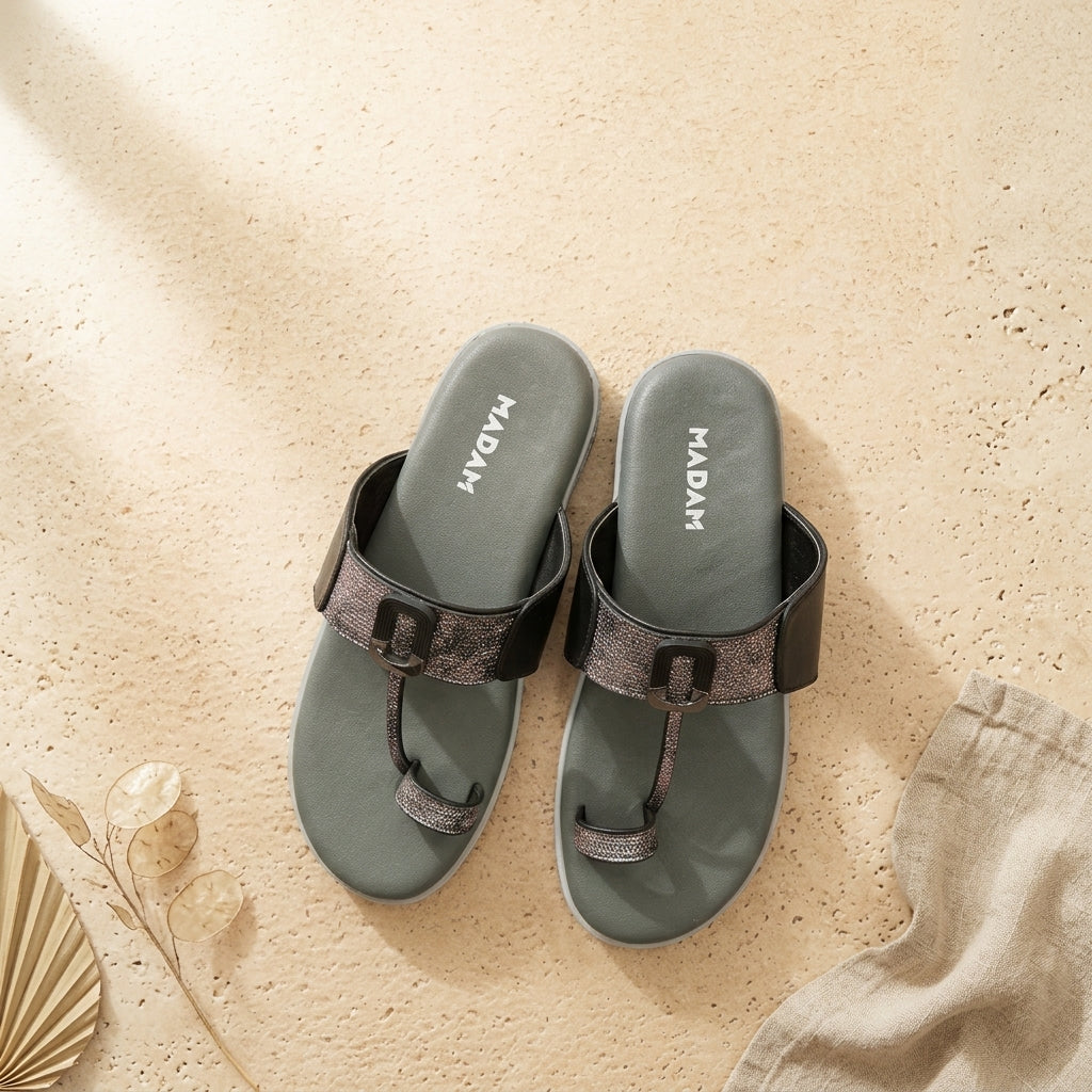 Women's Cushioned Toe-Post Sandal - Black